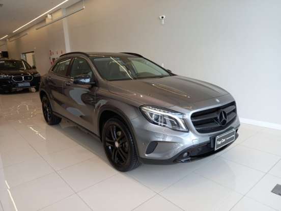 MERCEDES-BENZ-GLA 200-2017