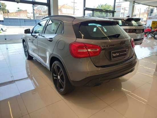 MERCEDES-BENZ-GLA 200-2017