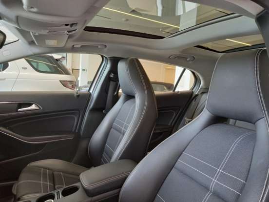MERCEDES-BENZ-GLA 200-2017