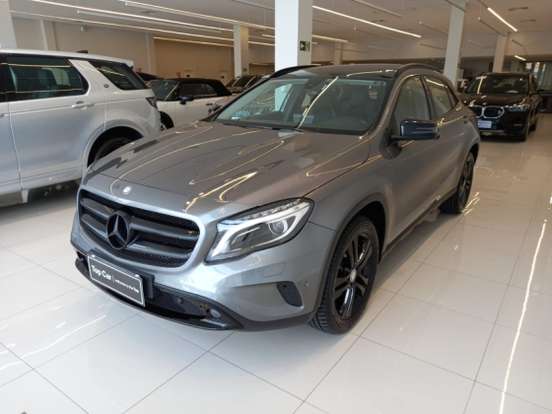 MERCEDES-BENZ-GLA 200-2017