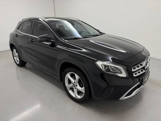 MERCEDES-BENZ GLA 200 1.6 CGI FLEX ADVANCE 7G-DCT