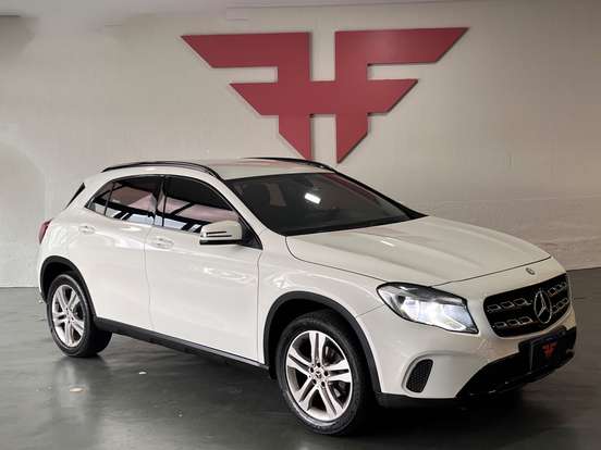 MERCEDES-BENZ-GLA 200-2017