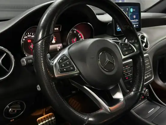 MERCEDES-BENZ-GLA 250-2.0 16V TURBO GASOLINA SPORT 4P AUTOMÁTICO MERCEDES-BENZ-GLA 250-2016