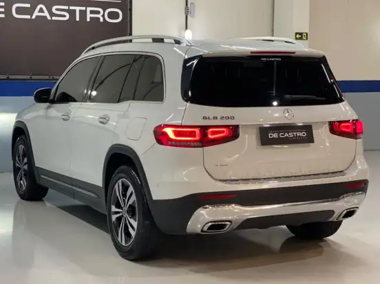 MERCEDES-BENZ-GLB 200-2021