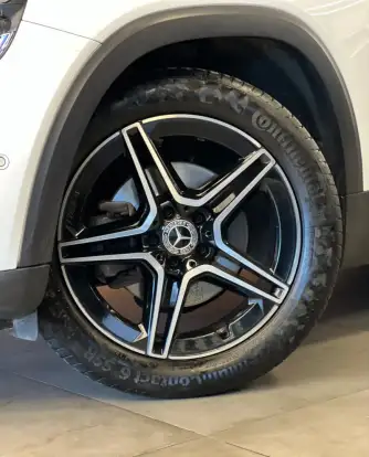 MERCEDES-BENZ-GLB 200-2020