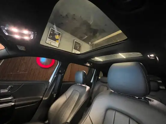 MERCEDES-BENZ-GLB 200-2020