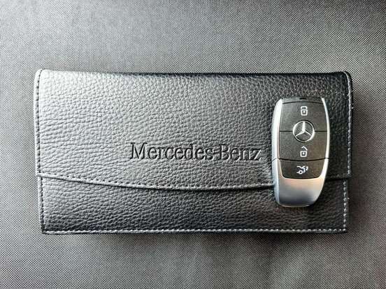 MERCEDES-BENZ-GLB 200-2022