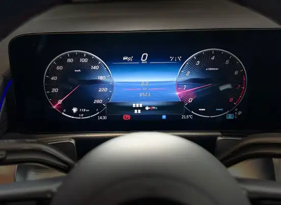 MERCEDES-BENZ-GLB 220-2025