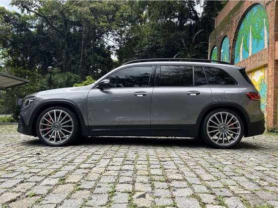 MERCEDES-BENZ-GLB 35 AMG-2022