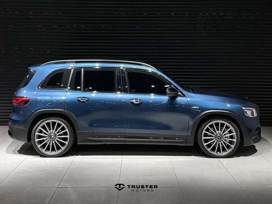 MERCEDES-BENZ-GLB 35 AMG-2022
