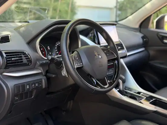 MITSUBISHI-ECLIPSE CROSS-2024