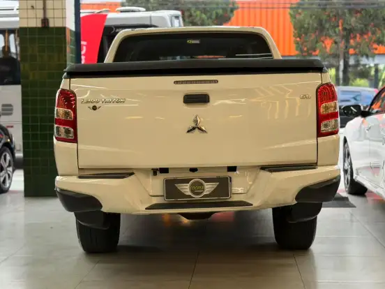 MITSUBISHI-L200 TRITON-2023