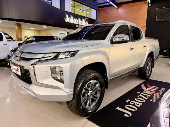 MITSUBISHI L200 TRITON 2.4 16V TURBO DIESEL SPORT HPE-S CD 4P 4X4 AUTOMÁTICO