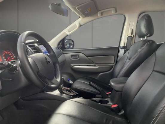 MITSUBISHI-L200 TRITON-2.4 16V TURBO DIESEL OUTDOOR GLS CD 4X4 AUTOMÁTICO MITSUBISHI-L200 TRITON-2021