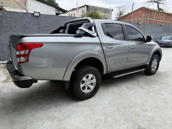 MITSUBISHI-L200 TRITON-2.4 16V TURBO DIESEL SPORT HPE CD 4P 4X4 AUTOMÁTICO MITSUBISHI-L200 TRITON-2016