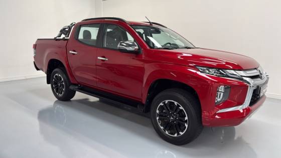 MITSUBISHI L200 TRITON 2.4 16V TURBO DIESEL SPORT HPE CD 4P 4X4 AUTOMÁTICO