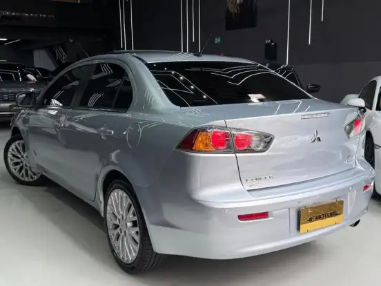 MITSUBISHI-LANCER-2.0 HLE 16V GASOLINA 4P AUTOMÁTICO MITSUBISHI-LANCER-2016