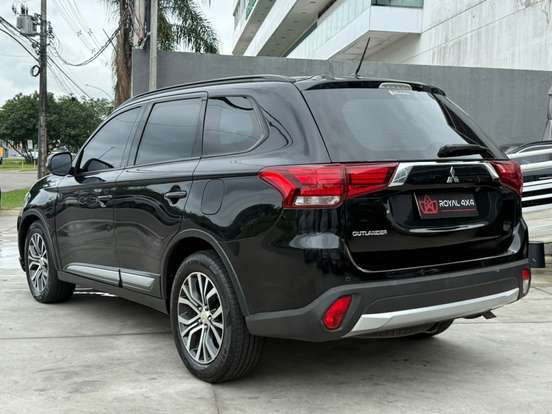 MITSUBISHI-OUTLANDER-2.0 16V GASOLINA 4P AUTOMÁTICO MITSUBISHI-OUTLANDER-2015