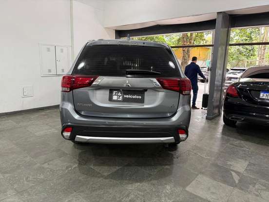 MITSUBISHI-OUTLANDER-2.0 16V GASOLINA 4P AUTOMÁTICO MITSUBISHI-OUTLANDER-2016