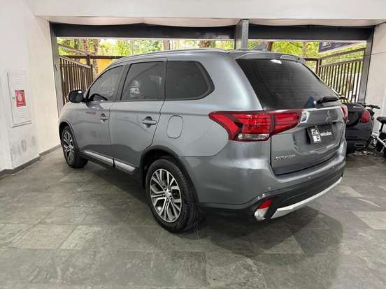 MITSUBISHI-OUTLANDER-2.0 16V GASOLINA 4P AUTOMÁTICO MITSUBISHI-OUTLANDER-2016