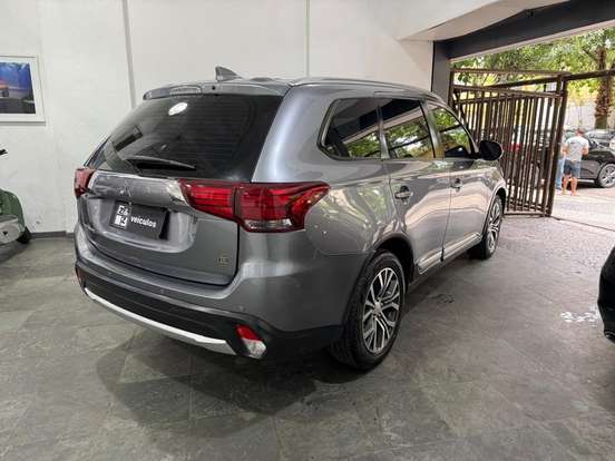 MITSUBISHI-OUTLANDER-2.0 16V GASOLINA 4P AUTOMÁTICO MITSUBISHI-OUTLANDER-2016