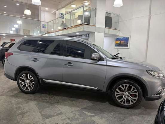 MITSUBISHI-OUTLANDER-2.0 16V GASOLINA 4P AUTOMÁTICO MITSUBISHI-OUTLANDER-2016