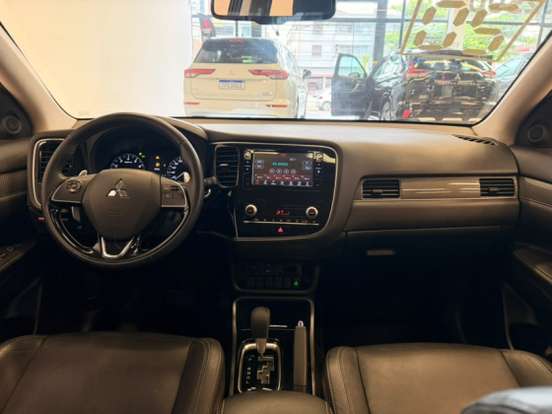 MITSUBISHI-OUTLANDER-2.0 MIVEC GASOLINA HPE AUTOMÁTICO MITSUBISHI-OUTLANDER-2019