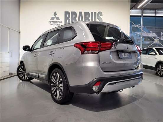 MITSUBISHI-OUTLANDER-2.0 MIVEC GASOLINA HPE AUTOMÁTICO MITSUBISHI-OUTLANDER-2018