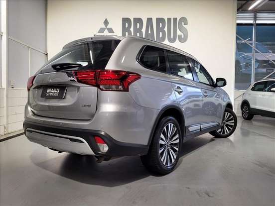 MITSUBISHI-OUTLANDER-2018