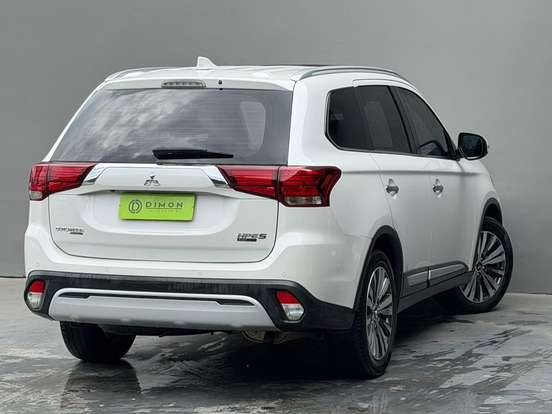 MITSUBISHI-OUTLANDER-2.2 MIVEC DI-D DIESEL HPE-S AWD AUTOMÁTICO MITSUBISHI-OUTLANDER-2019