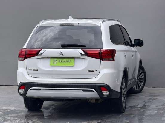 MITSUBISHI-OUTLANDER-2019
