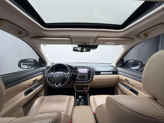 MITSUBISHI-OUTLANDER-2.2 MIVEC DI-D DIESEL HPE-S AWD AUTOMÁTICO MITSUBISHI-OUTLANDER-2019