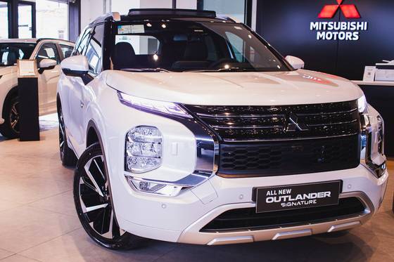 MITSUBISHI OUTLANDER 2.4 PHEV SIGNATURE S-AWC DHT