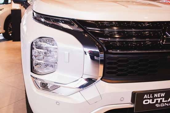 MITSUBISHI-OUTLANDER-2025