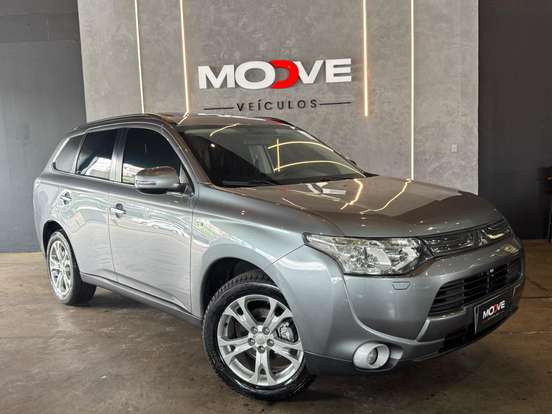 MITSUBISHI-OUTLANDER-3.0 GT 4X4 V6 24V GASOLINA 4P AUTOMÁTICO MITSUBISHI-OUTLANDER-2013