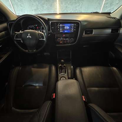 MITSUBISHI-OUTLANDER-3.0 GT 4X4 V6 24V GASOLINA 4P AUTOMÁTICO MITSUBISHI-OUTLANDER-2013