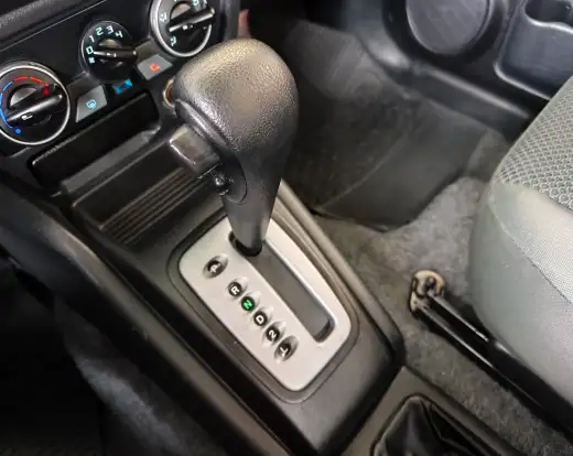 MITSUBISHI-PAJERO-2011
