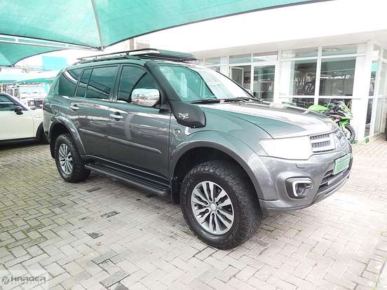 MITSUBISHI-PAJERO-3.2 HPE 4X4 7 LUGARES 16V TURBO INTERCOOLER DIESEL 4P AUTOMÁTICO MITSUBISHI-PAJERO-2017