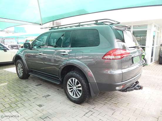 MITSUBISHI-PAJERO-2017