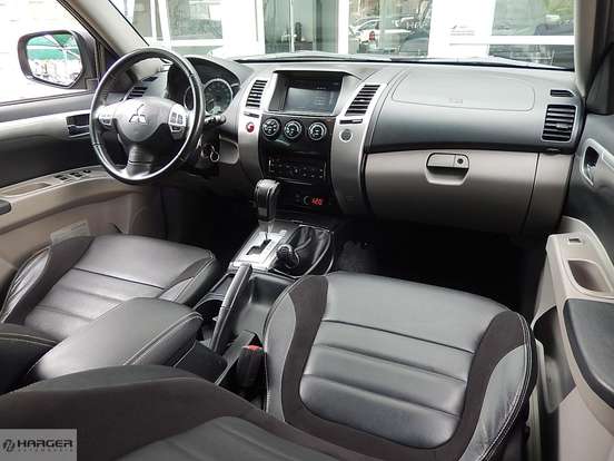 MITSUBISHI-PAJERO-3.2 HPE 4X4 7 LUGARES 16V TURBO INTERCOOLER DIESEL 4P AUTOMÁTICO MITSUBISHI-PAJERO-2017