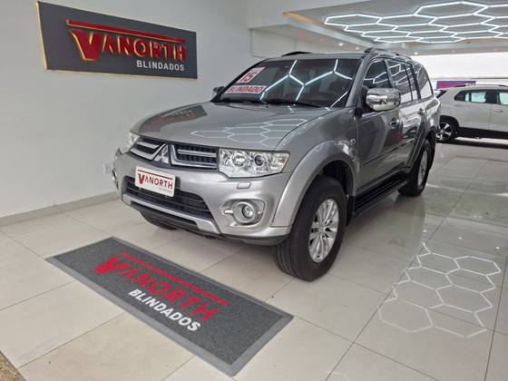 MITSUBISHI PAJERO DAKAR 3.2 HPE 4X4 7 LUGARES 16V TURBO INTERCOOLER DIESEL 4P AUTOMÁTICO