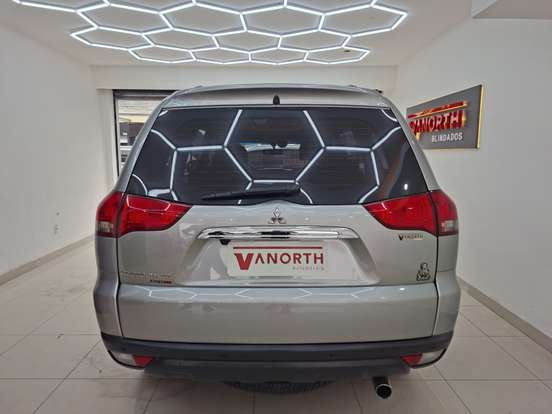 MITSUBISHI-PAJERO DAKAR-2014