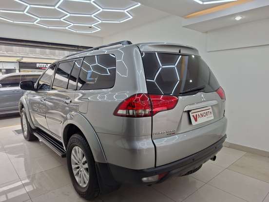 MITSUBISHI-PAJERO DAKAR-3.2 HPE 4X4 7 LUGARES 16V TURBO INTERCOOLER DIESEL 4P AUTOMÁTICO MITSUBISHI-PAJERO DAKAR-2014