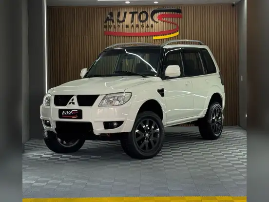 MITSUBISHI-PAJERO TR4-2.0 4X4 16V 140CV FLEX 4P AUTOMÁTICO MITSUBISHI-PAJERO TR4-2009