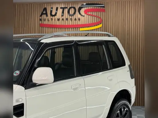MITSUBISHI-PAJERO TR4-2009