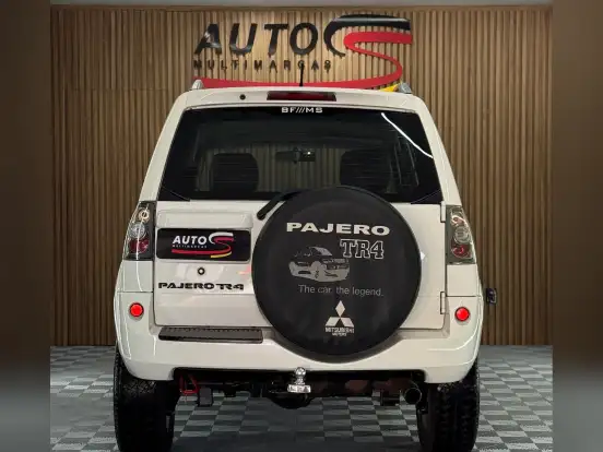 MITSUBISHI-PAJERO TR4-2009