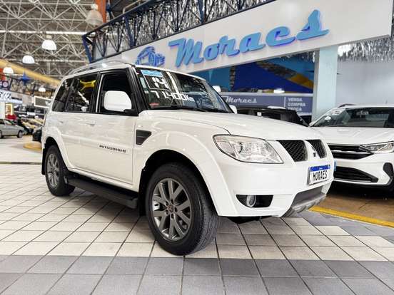 MITSUBISHI-PAJERO TR4-2013