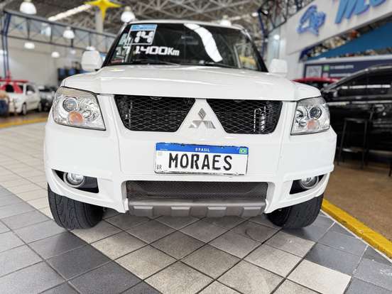 MITSUBISHI-PAJERO TR4-2013