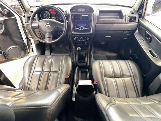 MITSUBISHI-PAJERO TR4-2.0 4X2 16V 140CV FLEX 4P MANUAL MITSUBISHI-PAJERO TR4-2013