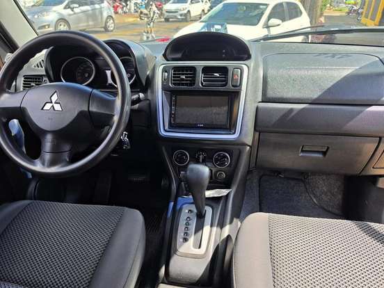 MITSUBISHI-PAJERO TR4-2.0 4X4 16V 140CV FLEX 4P AUTOMÁTICO MITSUBISHI-PAJERO TR4-2010